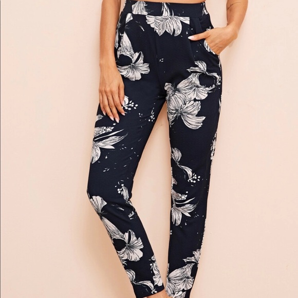 Pants - Picture 2 of 4